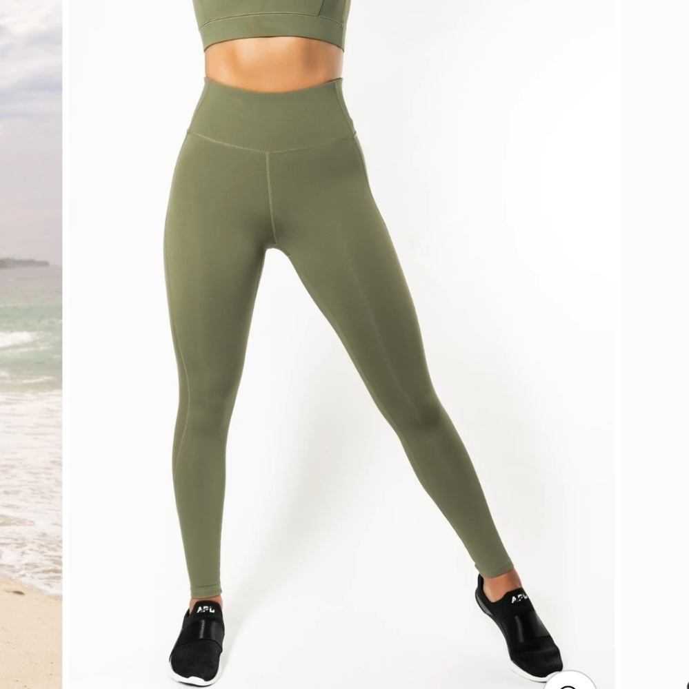 IVL Collective Everyday Legging
